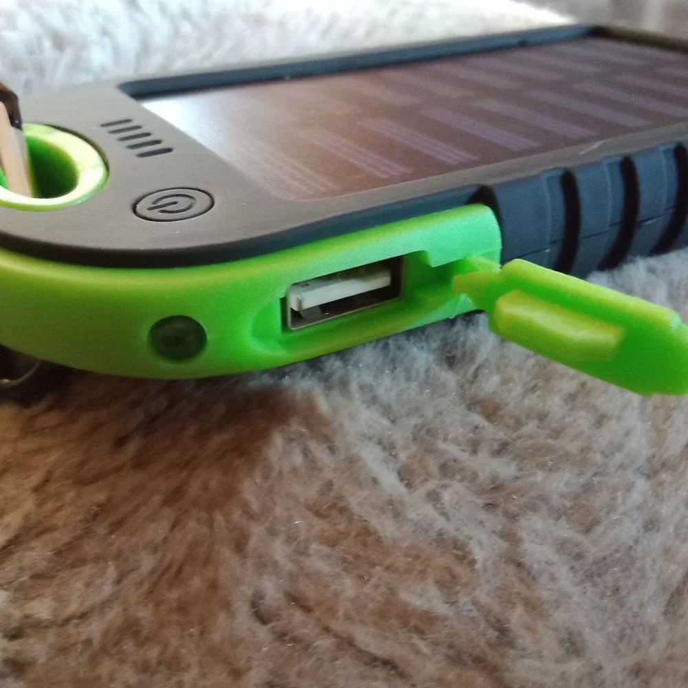 Portable solar charging station w/2 USB ports